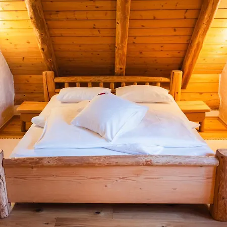 Kmecka Hiska - Hisa Vina Cuk *