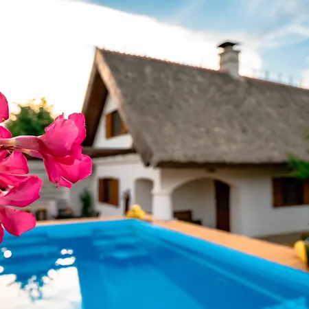 Kmecka Hiska - Hisa Vina Cuk Ferienhaus Lendava