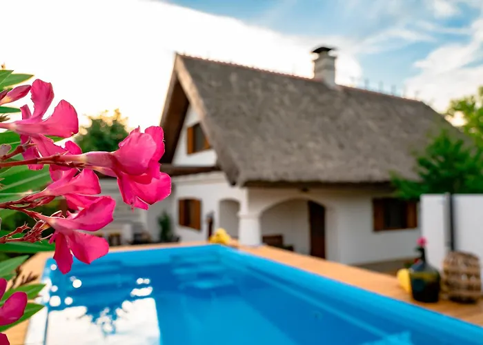 Kmecka Hiska - Hisa Vina Cuk Vakantiehuis Lendava